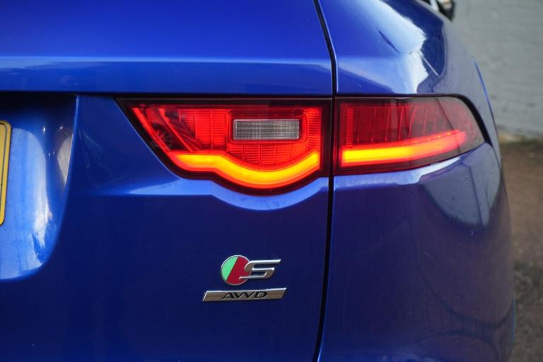 2016 Jaguar F-Pace 3.0d V6 1st Edition 5dr Auto AWD ESTATE DIESEL Automatic