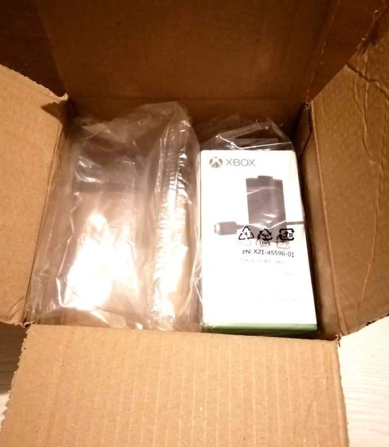 New Xbox Rechargeable Battery + USB-C Cable