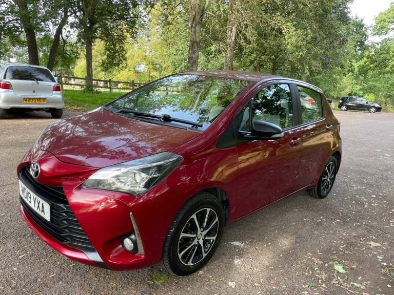 2019 Toyota Yaris 1.5 VVT-i Icon Tech 5dr HATCHBACK Petrol Manual