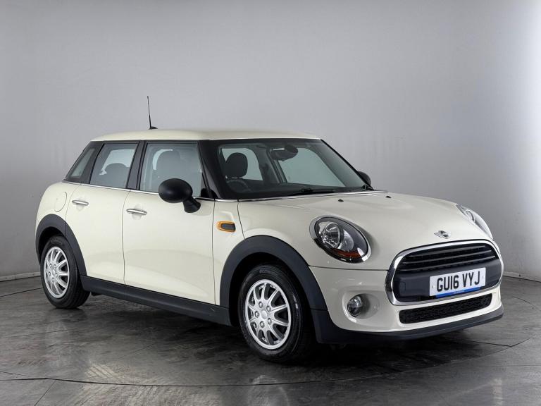 image for 2016 MINI Hatch 1.2 One Auto Euro 6 (s/s) 5dr HATCHBACK Petrol Automatic
