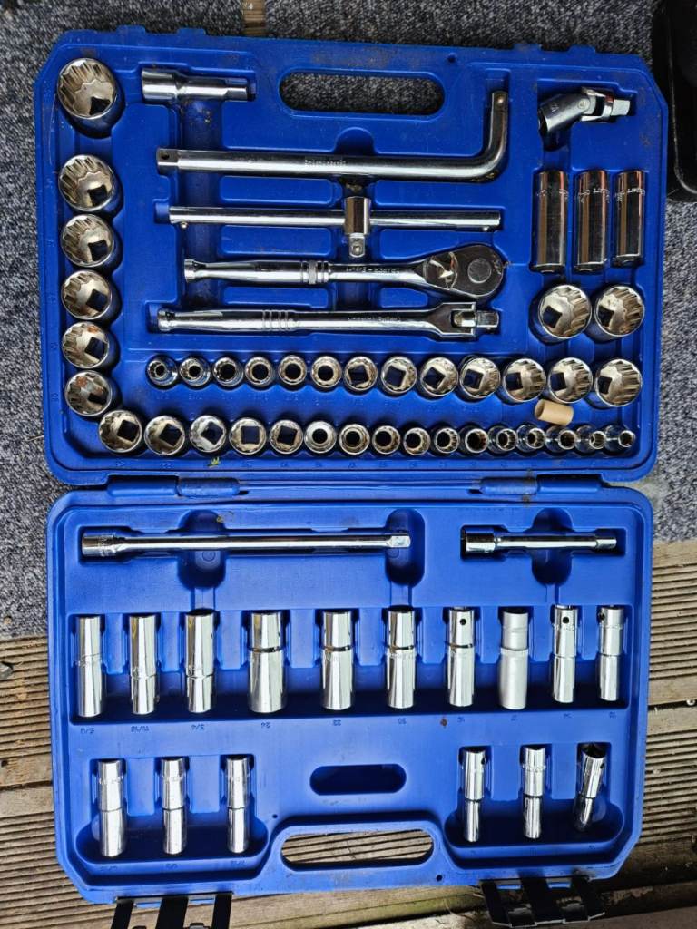 64 piece 1/2 inch socket set