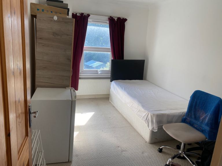 Bright double bedroom in Wood Green all bills & WiFi included 