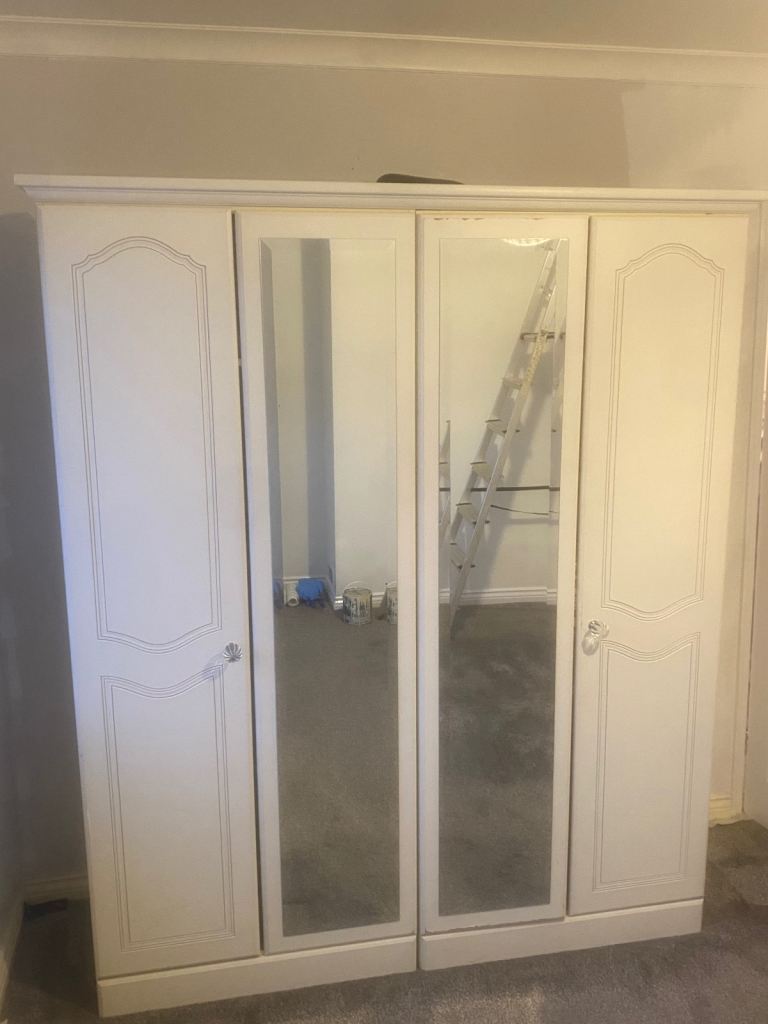 4 Door mirrored wardrobe 
