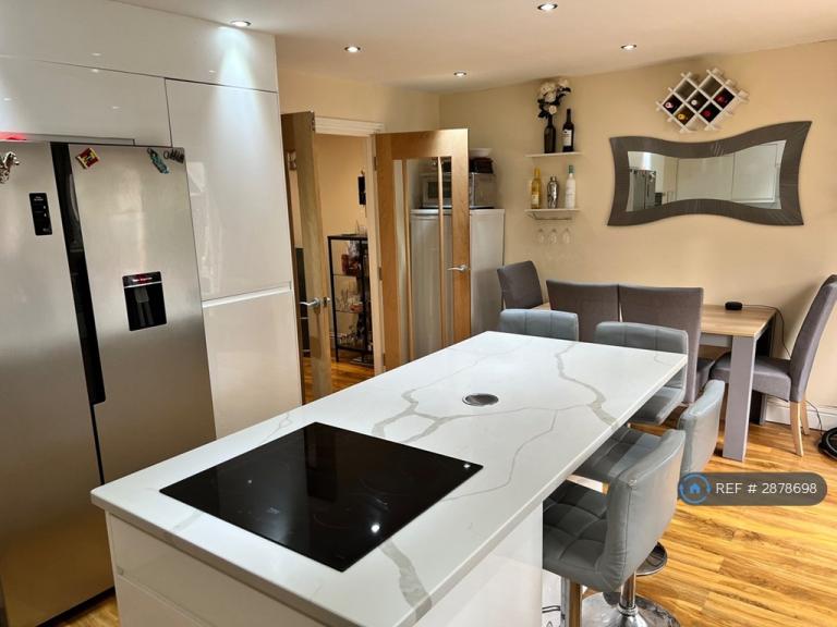 3 bedroom house in Edinburgh Road, Reading, RG30 (3 bed) (#2878698)