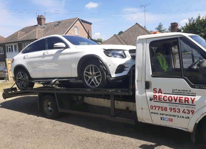 CAR BREAKDOWN RECOVERY IN HATFIELD CAR JUMP START CHEAP TOWING MOTORWAY RECOVERY A1M