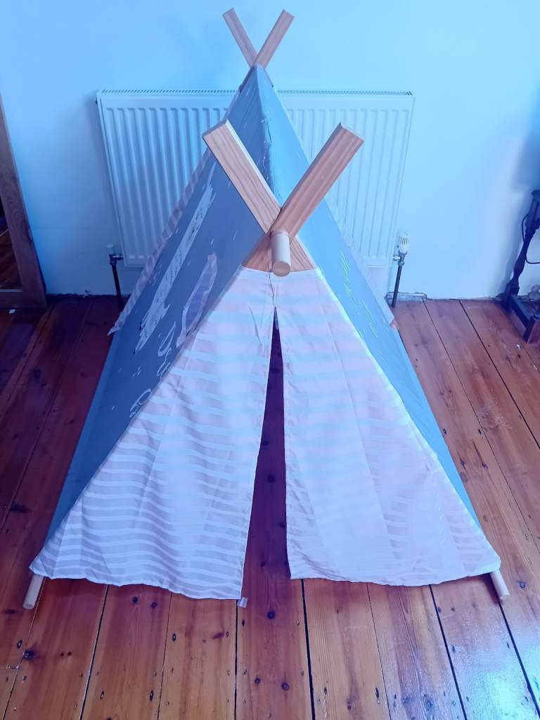 Kids pretend indoor tent