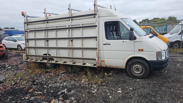 Volkswagen lt van engine axle door wanting 