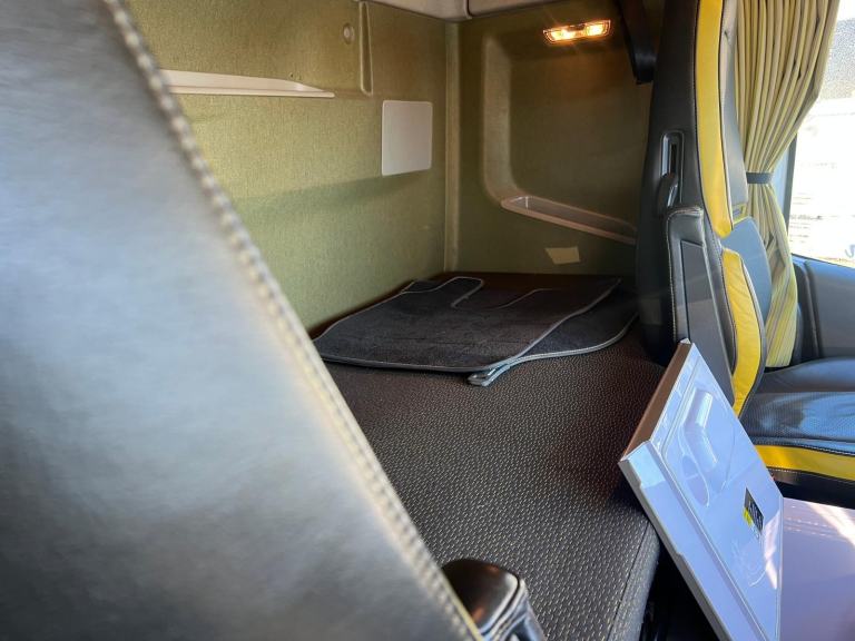 Volvo FH 16 DOUBLE DRIVE 650 EURO 6 HEAVY HAULAGE TRACTOR UNITS....CHOICE OF 4 