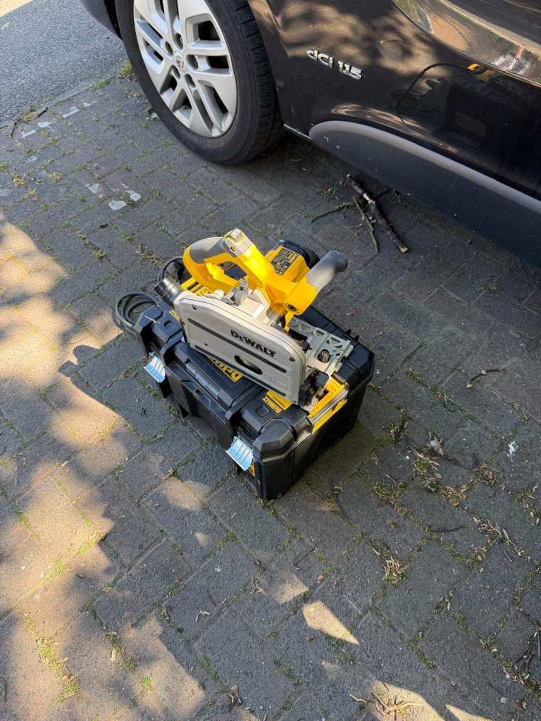DeWalt Rail Saw DWS520