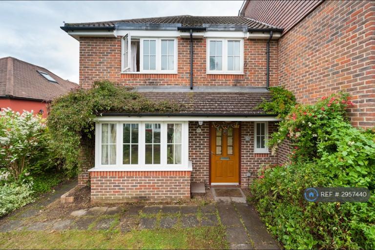 4 bedroom house in Langley Avenue, Worcester Park, KT4 (4 bed) (#2957440)