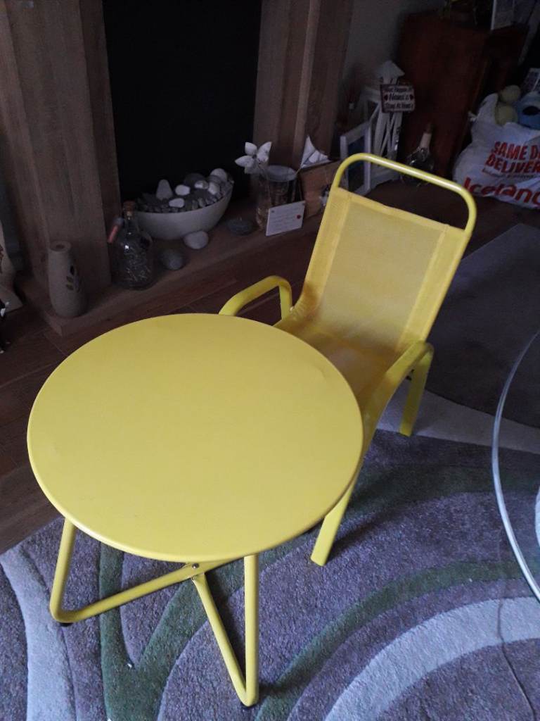 Table & Chair