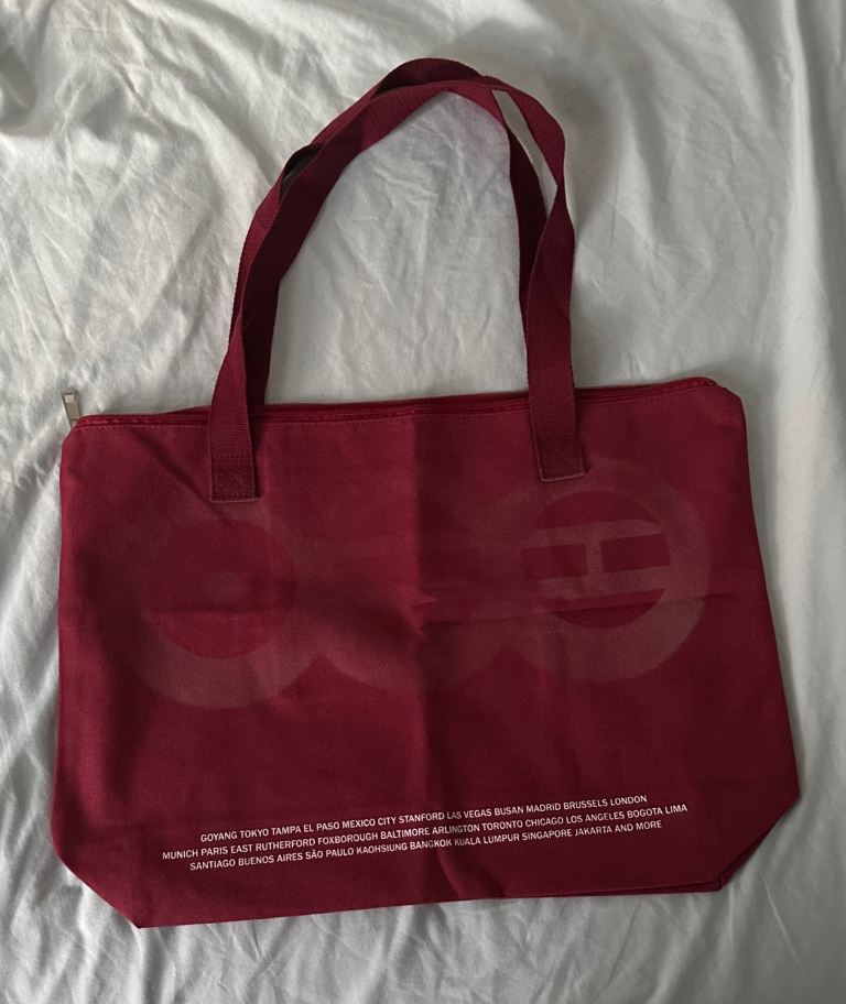 BTS ARIRANG tote bag - Red Fabric Tote Bag with Zip Closure – New
