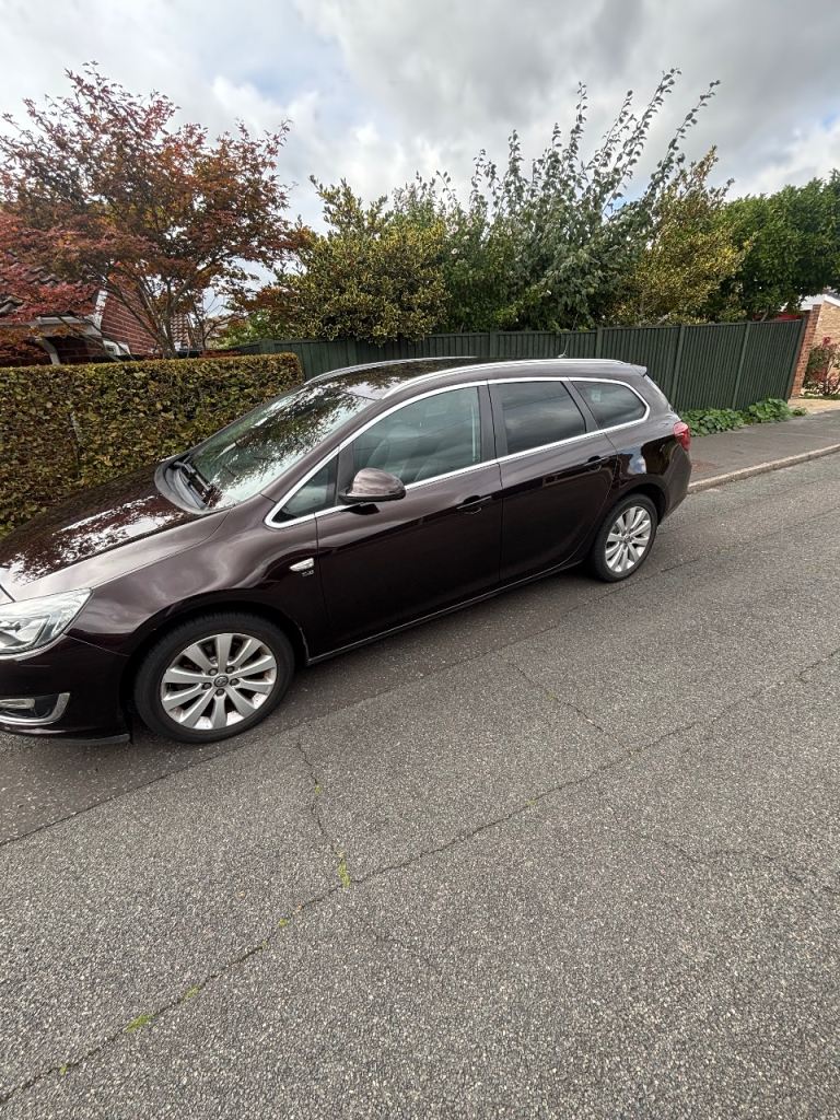 Vauxhall, ASTRA, Estate, 2013, Manual, 1956 (cc), 5 doors