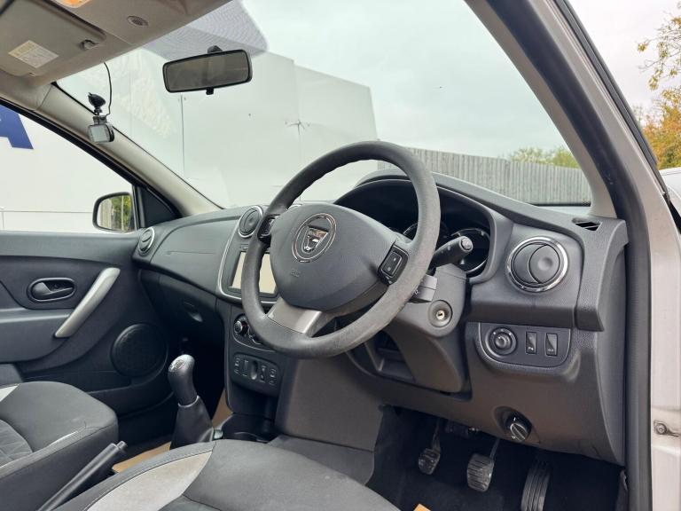 2016 Dacia Sandero Stepway 0.9 TCe Laureate Euro 6 (s/s) 5dr HATCHBACK Petrol Manual