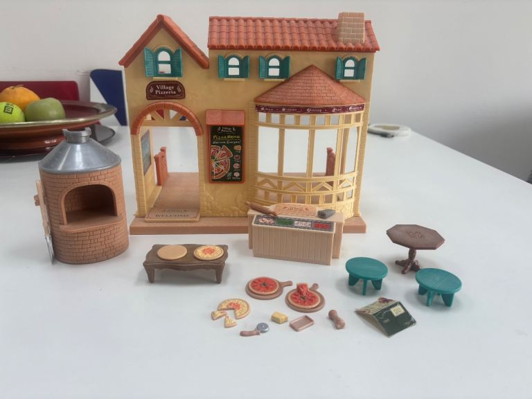 Sylvanian Families Pizza Parlour