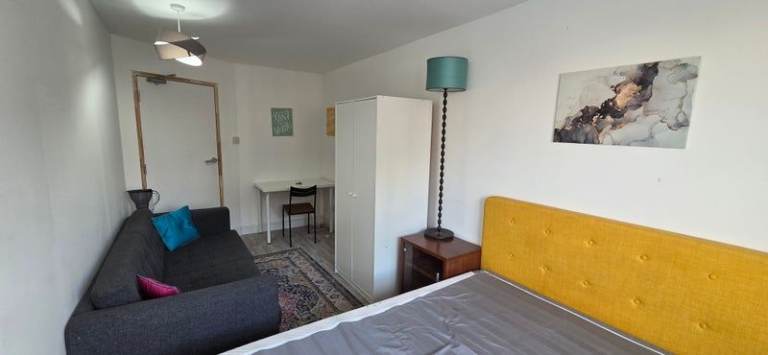 LOVELY DOUBLE ROOM IN WHITECHAPEL - NO HIDDEN FEES 🏠