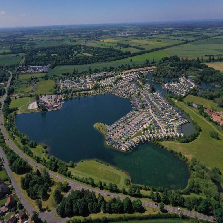 Static Caravan 2 Bedroom Holiday Home at 7 Lakes Country Park Lincolnshire
