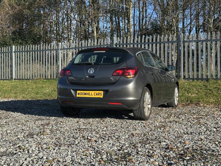 VAUXHALL ASTRA 1.6 16v SE 2011