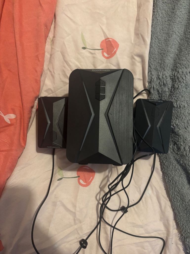Black 2.1 PC Speaker System – Good Condition