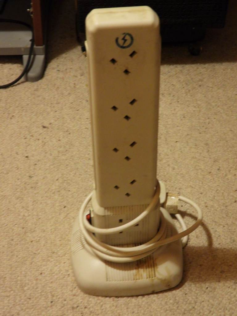 FREE - White 10-Way Extension Lead Tower.