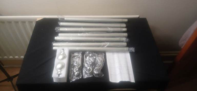 Kingsow silver extendable curtain pole