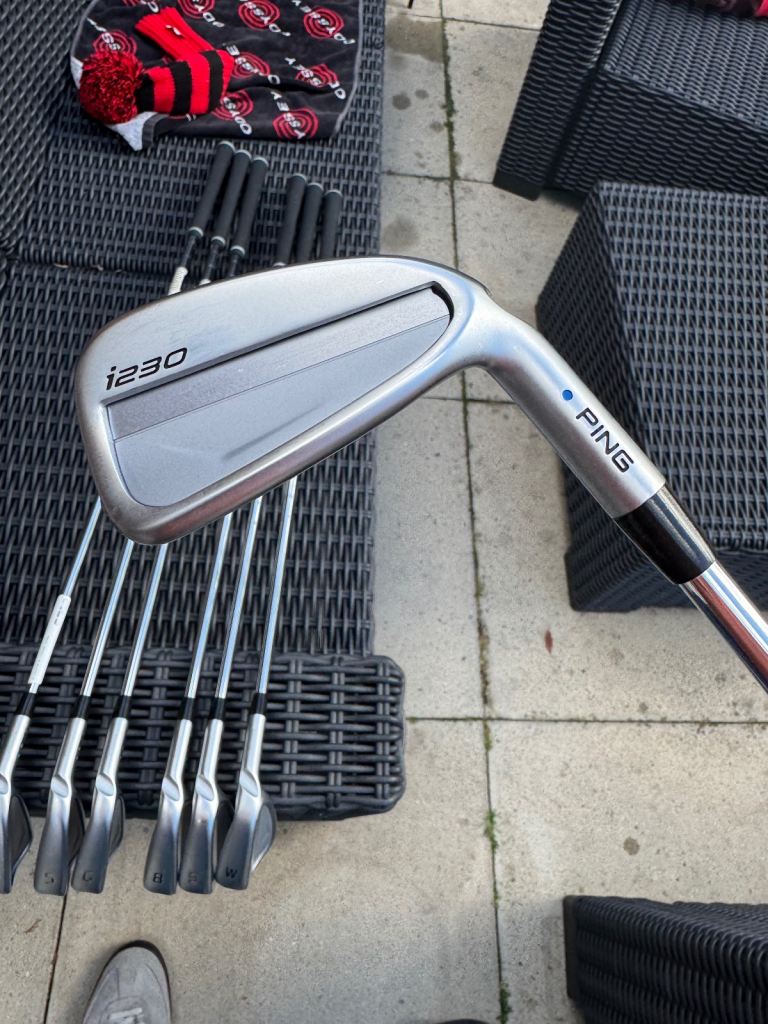 Ping i230 🔵 stiff shafts 4-PW 