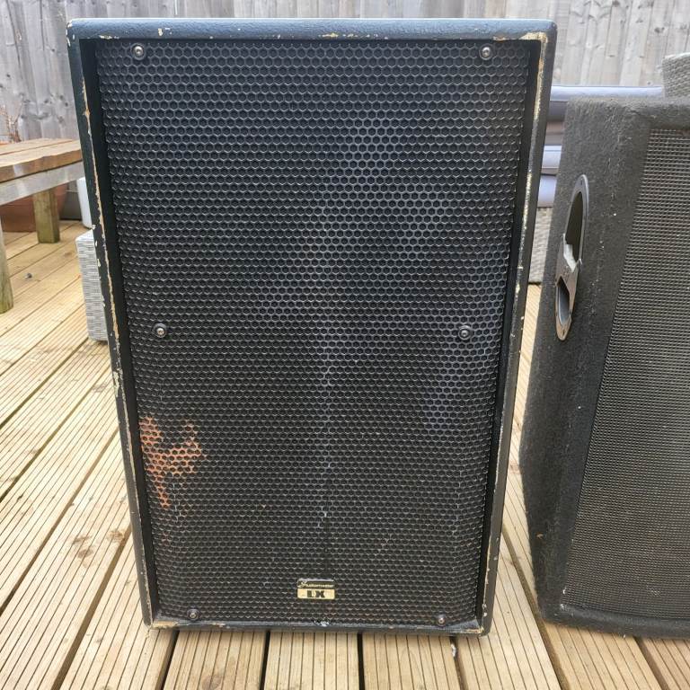 Speakers (sound system/professional)