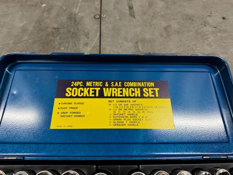 Brand new 24 pc socket wrench set