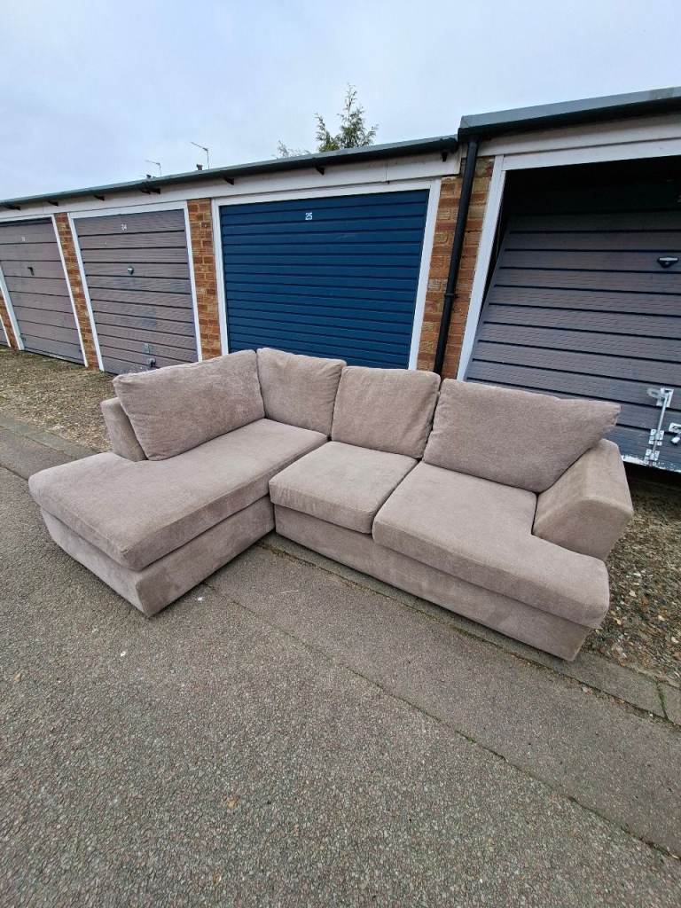 Corner sofa dfs - Can Deliver 