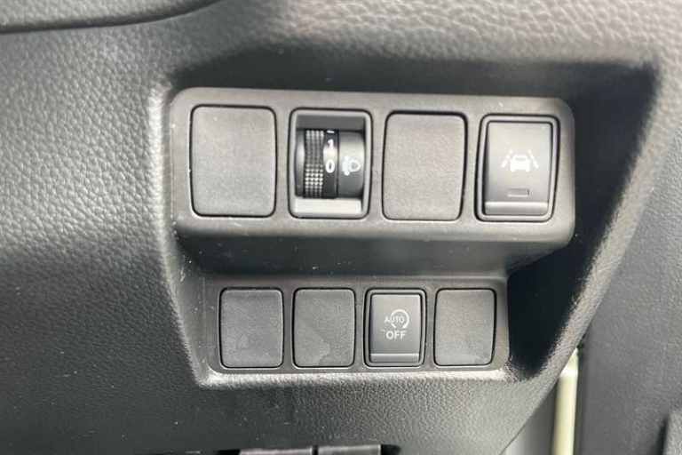 2020 Nissan Qashqai 1.3 DIG-T N-Connecta SUV 5dr Petrol Manual Euro 6 (s/s) (140 ps) SUV Petrol M...