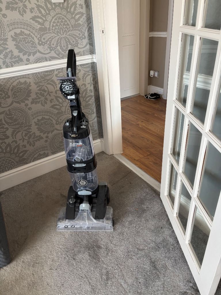 Vax carpet cleaner in very good condition-hardly been used.