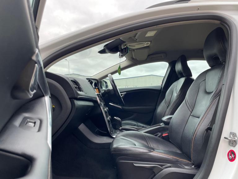 2014 Volvo V40 Cross Country 1.6 D2 Lux Powershift Euro 5 (s/s) 5dr Diesel