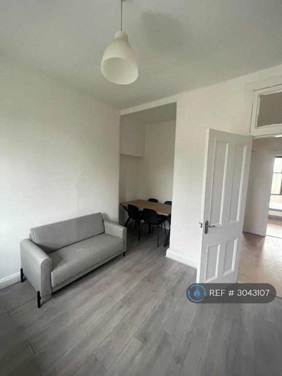 2 bedroom flat in Byres Road, Glasgow, G11 (2 bed) (#3043107)