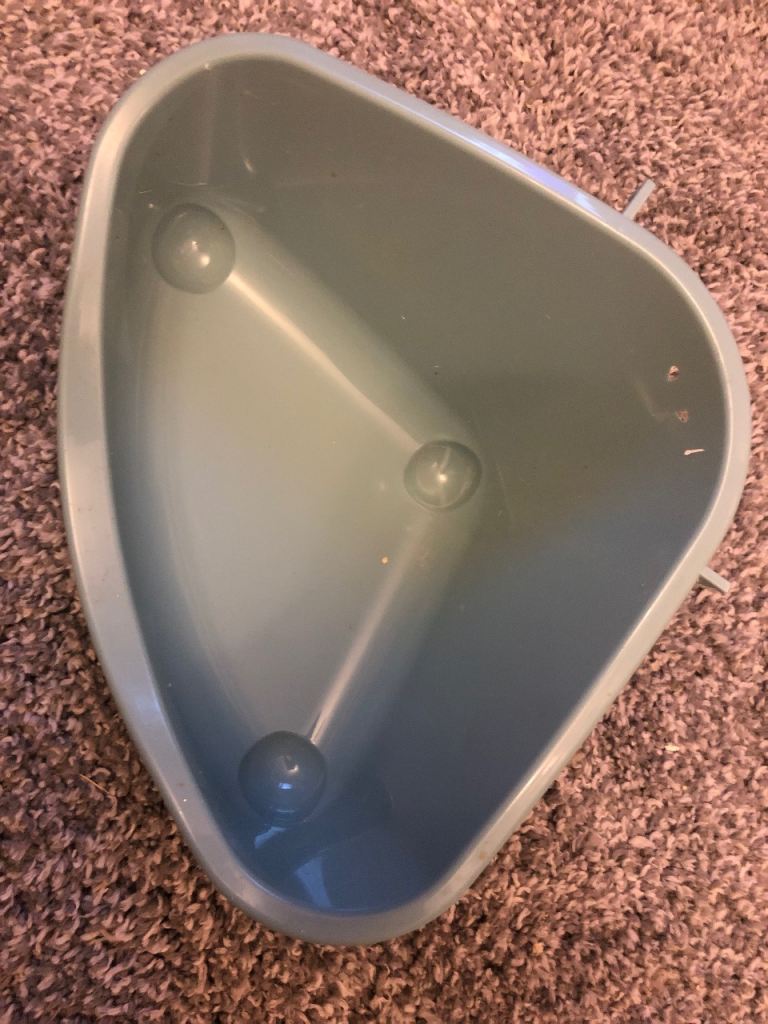 Small animal corner litter tray