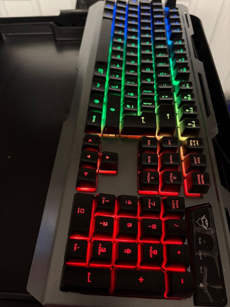 Trust GXT 860 Thura Gaming Keyboard – RGB Backlit, Good Condition