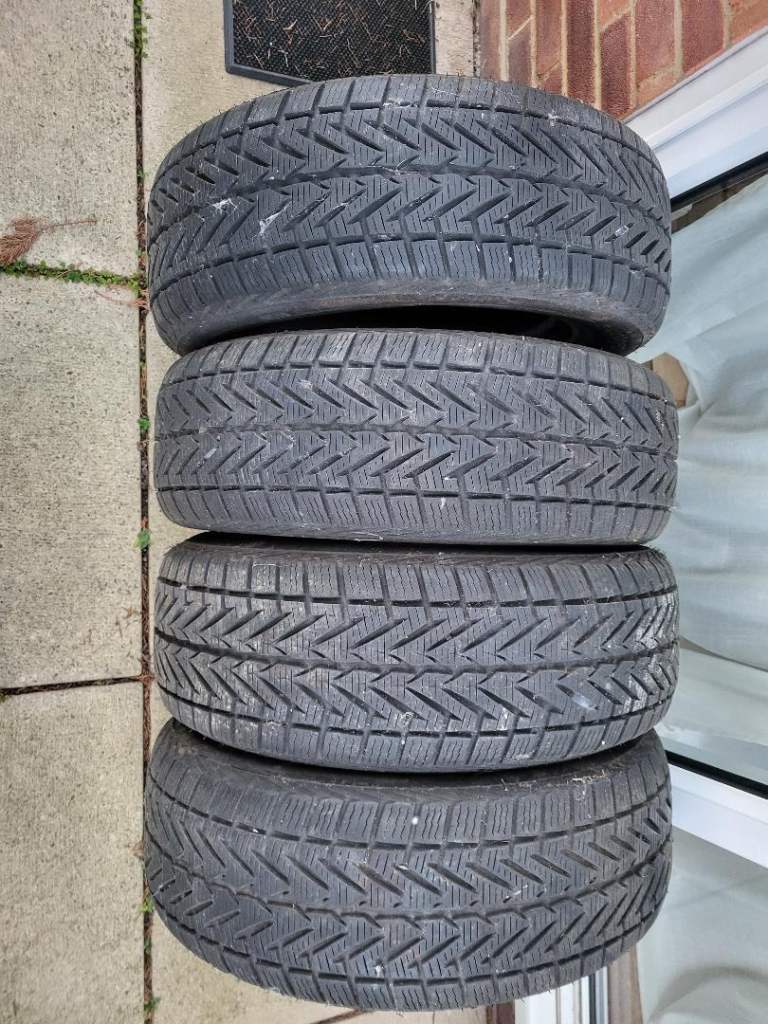 Winter Tyres 215/65 R15 like new !