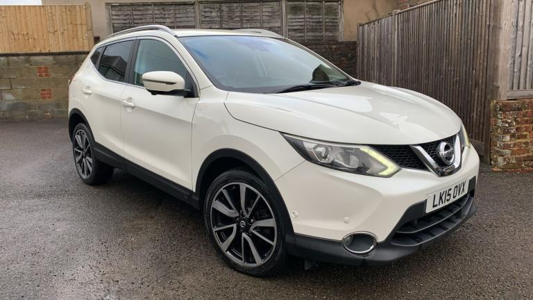 2015 Nissan Qashqai TEKNA 1.5 DCI 6 SPEED MANUAL. SUV Diesel Manual
