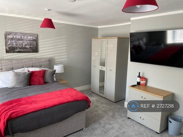 1 bedroom in Saffron Road, Bracknell, RG12 (#2727218)