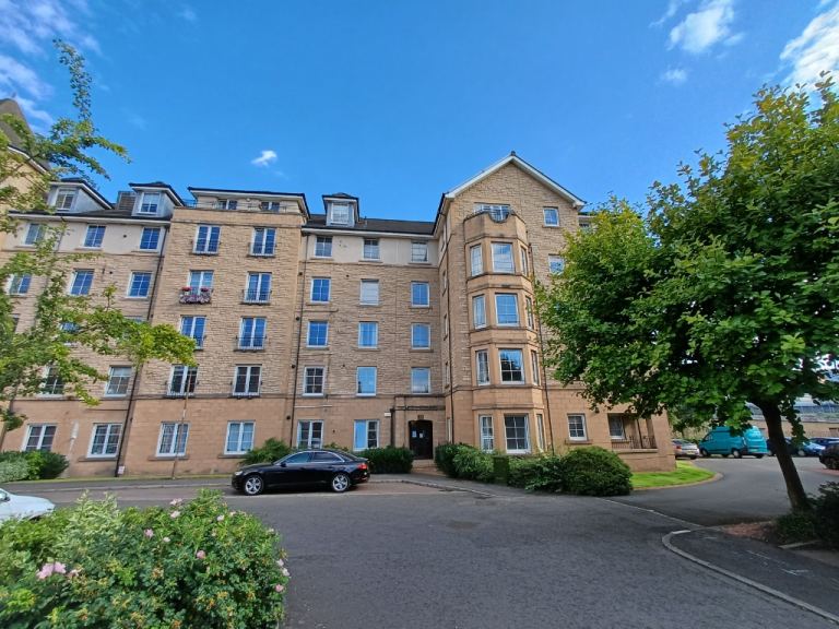2 bedroom flat in Roseburn Maltings, Roseburn, Edinburgh, EH12 5LL