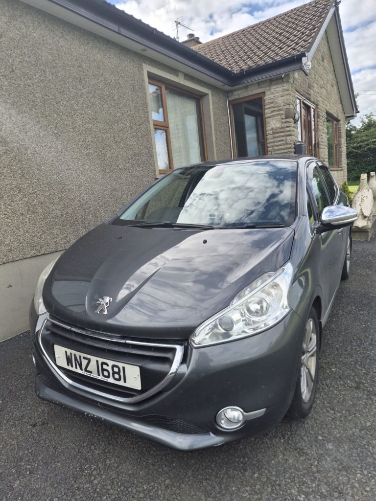 Peugeot, 208, Hatchback, 2015, Manual, 1560 (cc), 5 doors