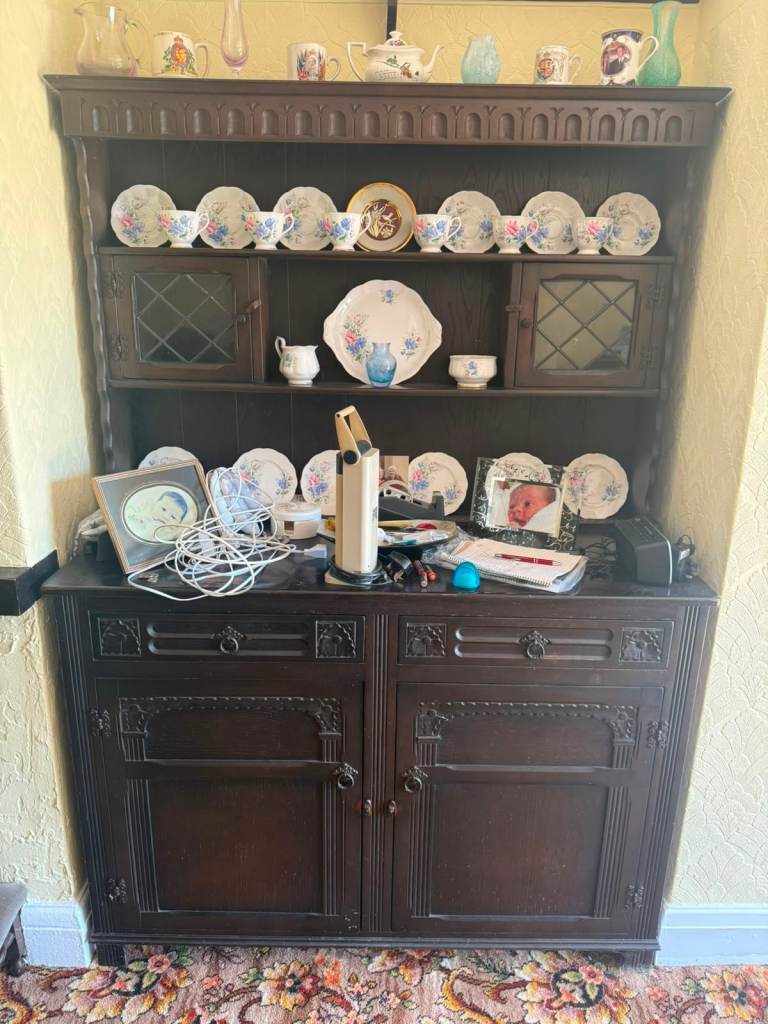 Solid oak dresser . Great for upcycling project . 150 ONO. Collection only Sale M33 