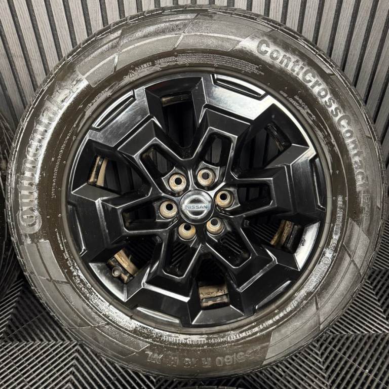 18'' GENUINE NISSAN NAVARA D40 NP300 BLACK ALLOY WHEELS TYRES ALLOYS