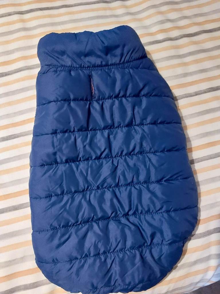 Reversible dog coat 