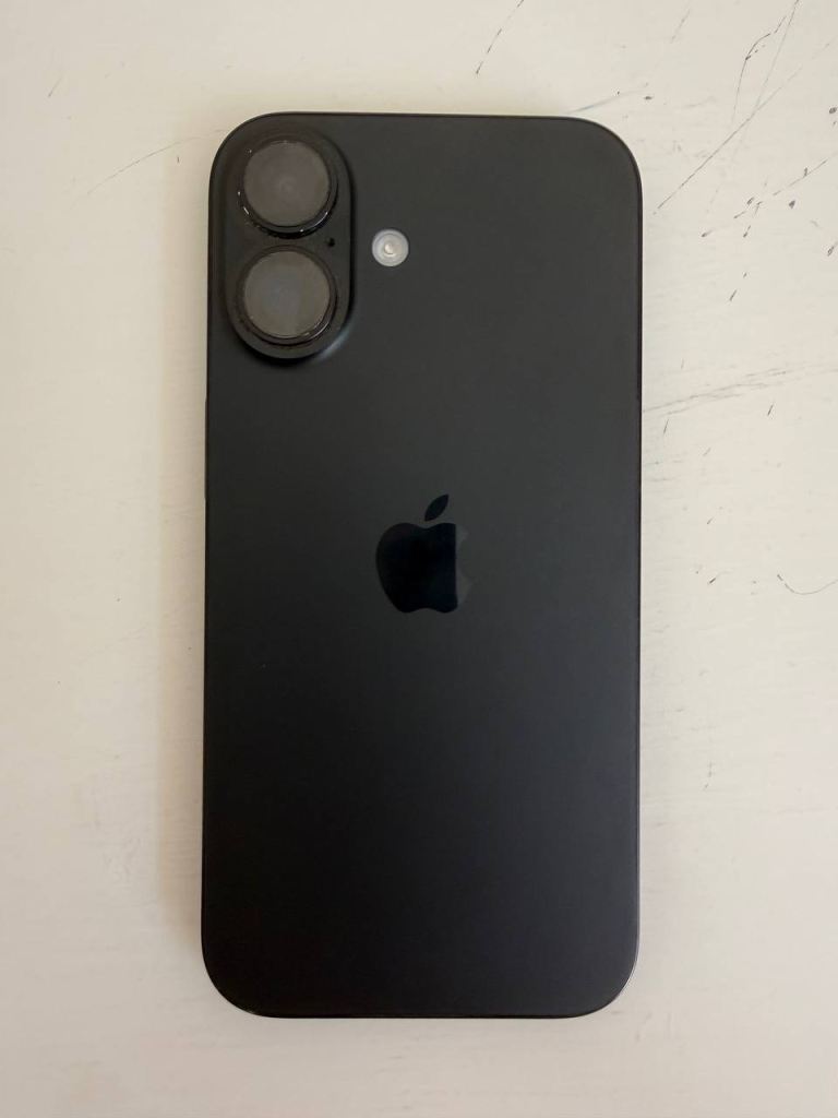 Apple iPhone (Black) – As Good As New, Boxed