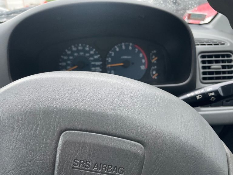 SUZUKI ALTO 1.1 GL 04 REG RED 5 DOOR GENUINE 40181 MILES MOT OCTOBER 9TH 2026 TAX £35 LOW INSURANCE