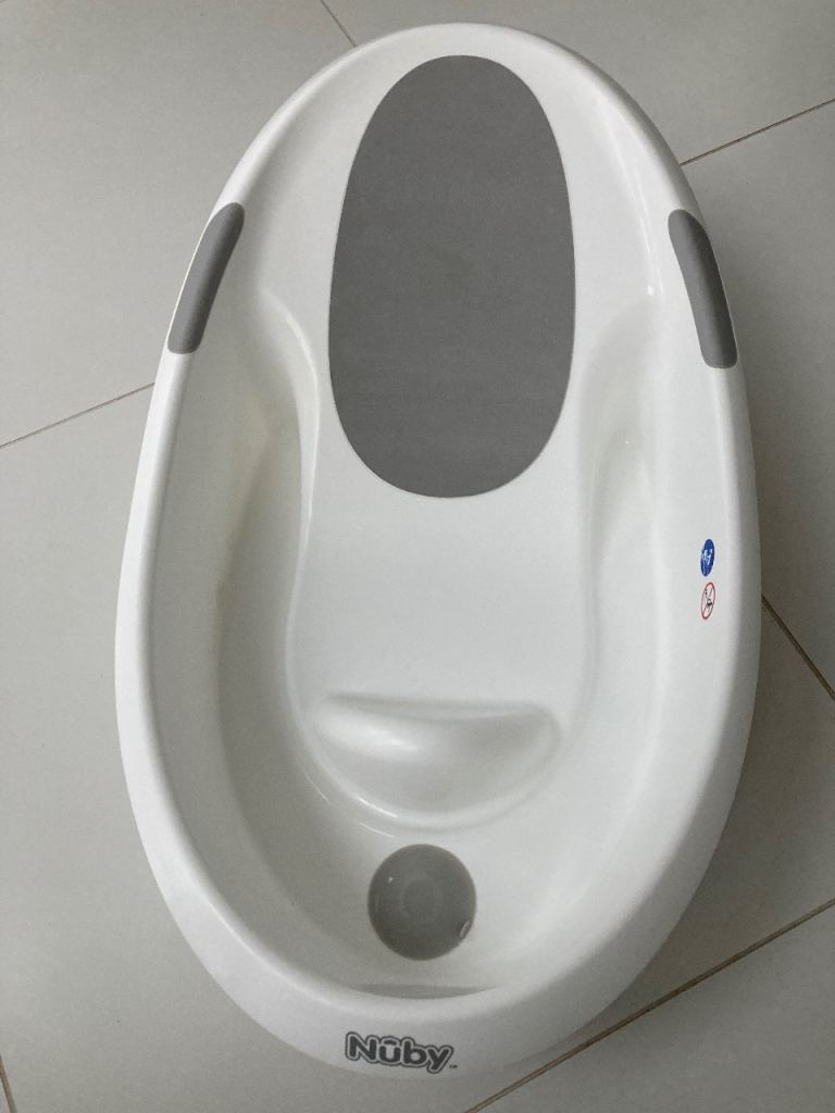 Nuby baby bathtub