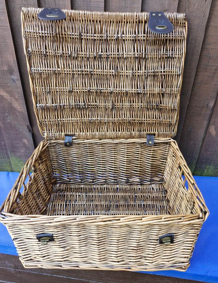 M&S Wicker Food/Picnic Basket £10