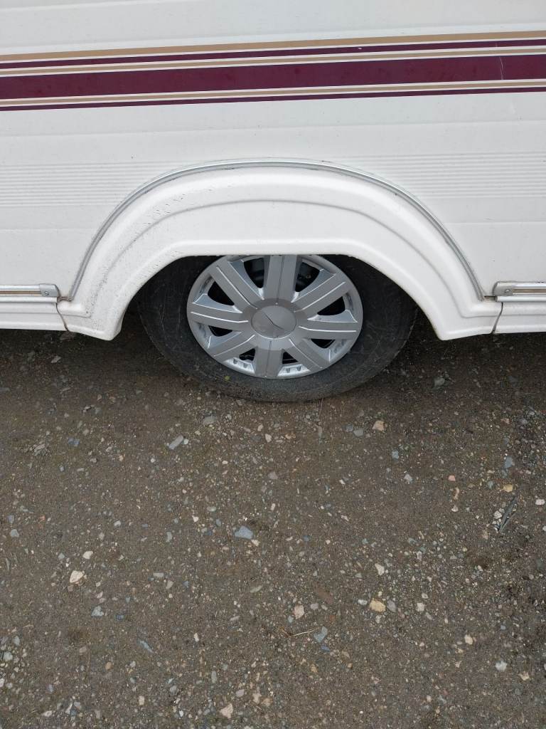 Lunar caravan wheel spat 