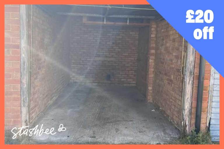 Garage to rent in Feltham (TW14) | Stashbee
