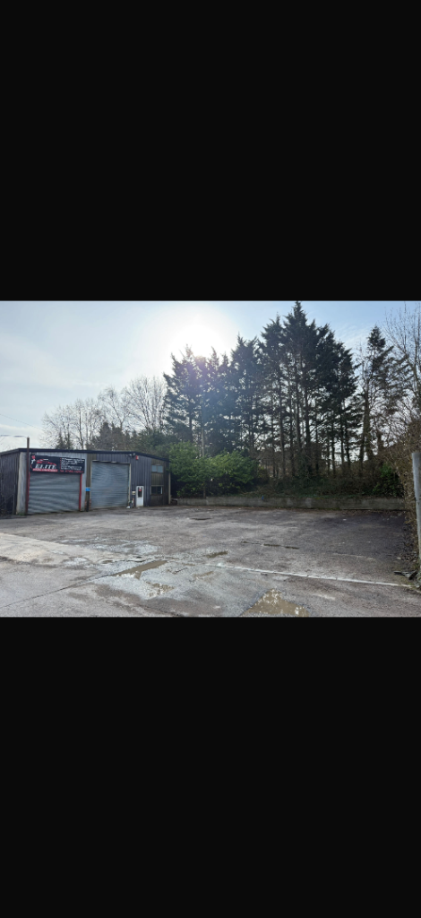 Large yard and unit to rent 